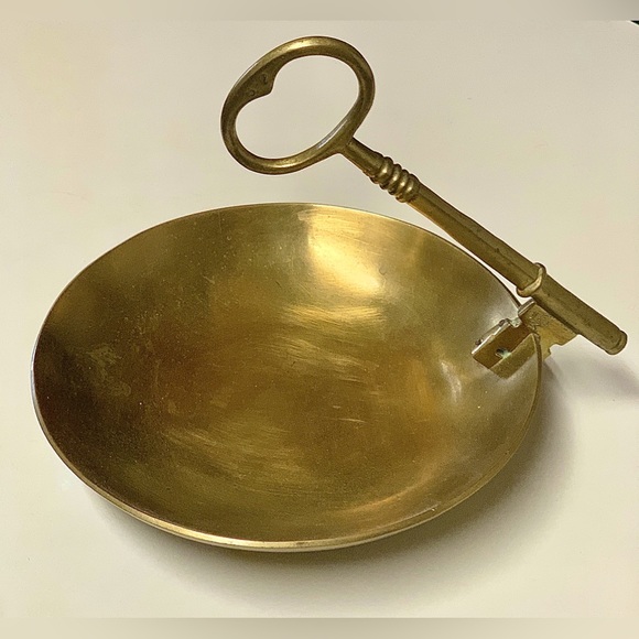 Vintage Mid Century Solid Brass VM VIRGINIA METALWORKS Key Coin Trinket Dish - Picture 11 of 16